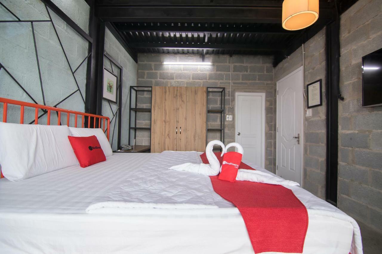 Reddoorz Plus @ Ung Van Khiem Street Хошимін Екстер'єр фото