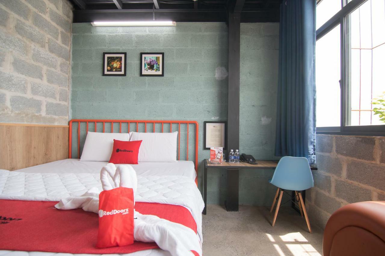 Reddoorz Plus @ Ung Van Khiem Street Хошимін Екстер'єр фото